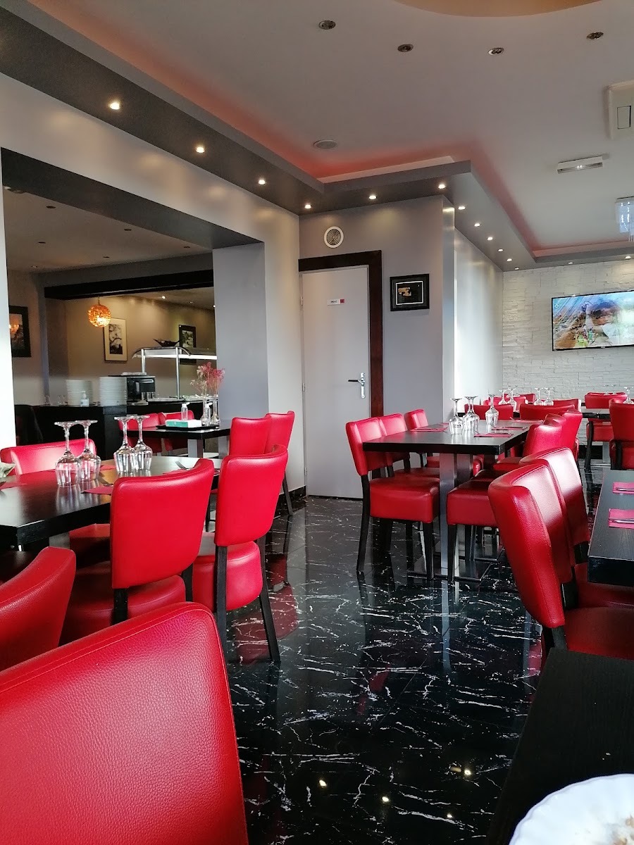 Les Lanternes Rouges